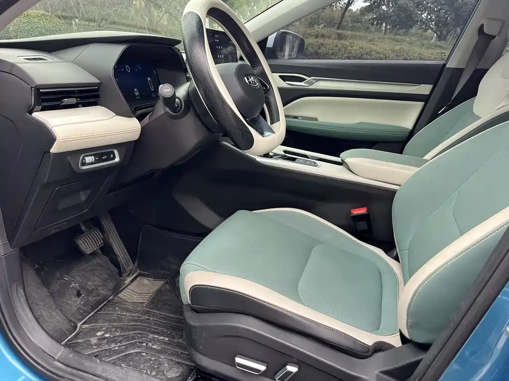 GEELY AUTOMOBILE EMGRAND L HIP