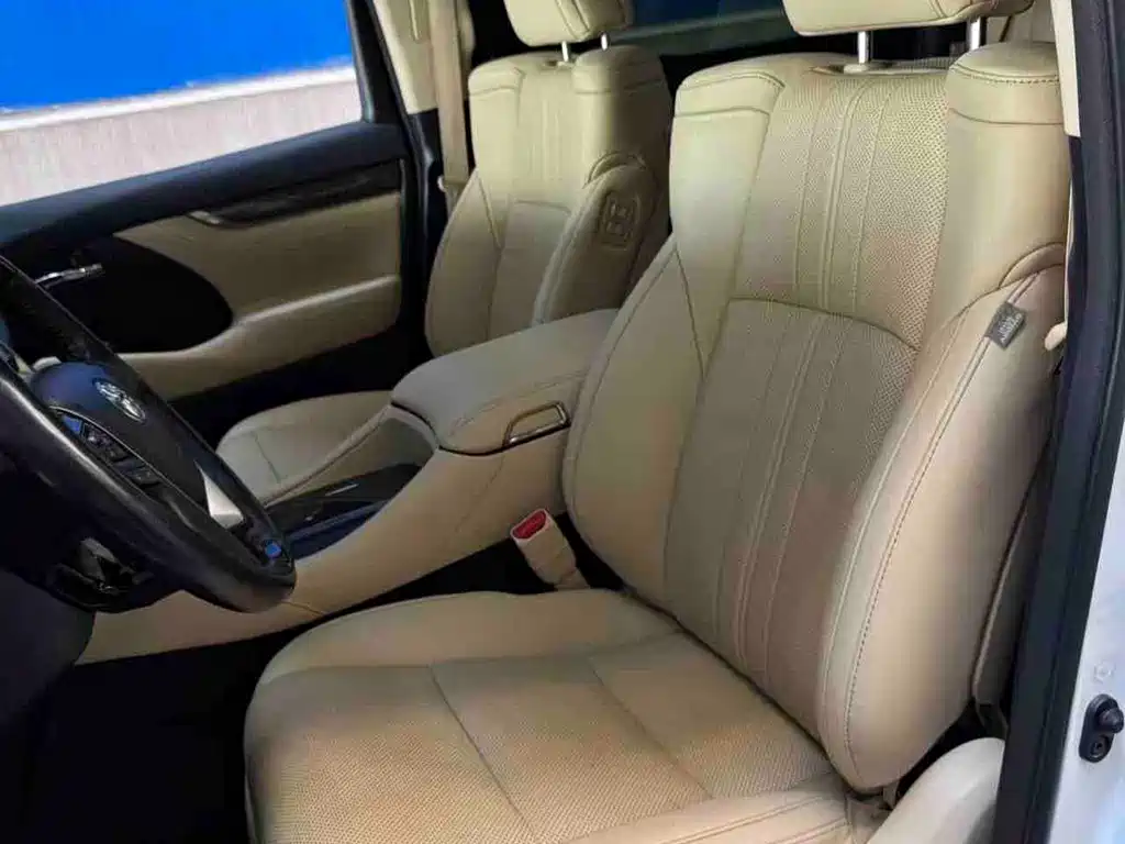 Toyota Vellfire — миниатюра 8