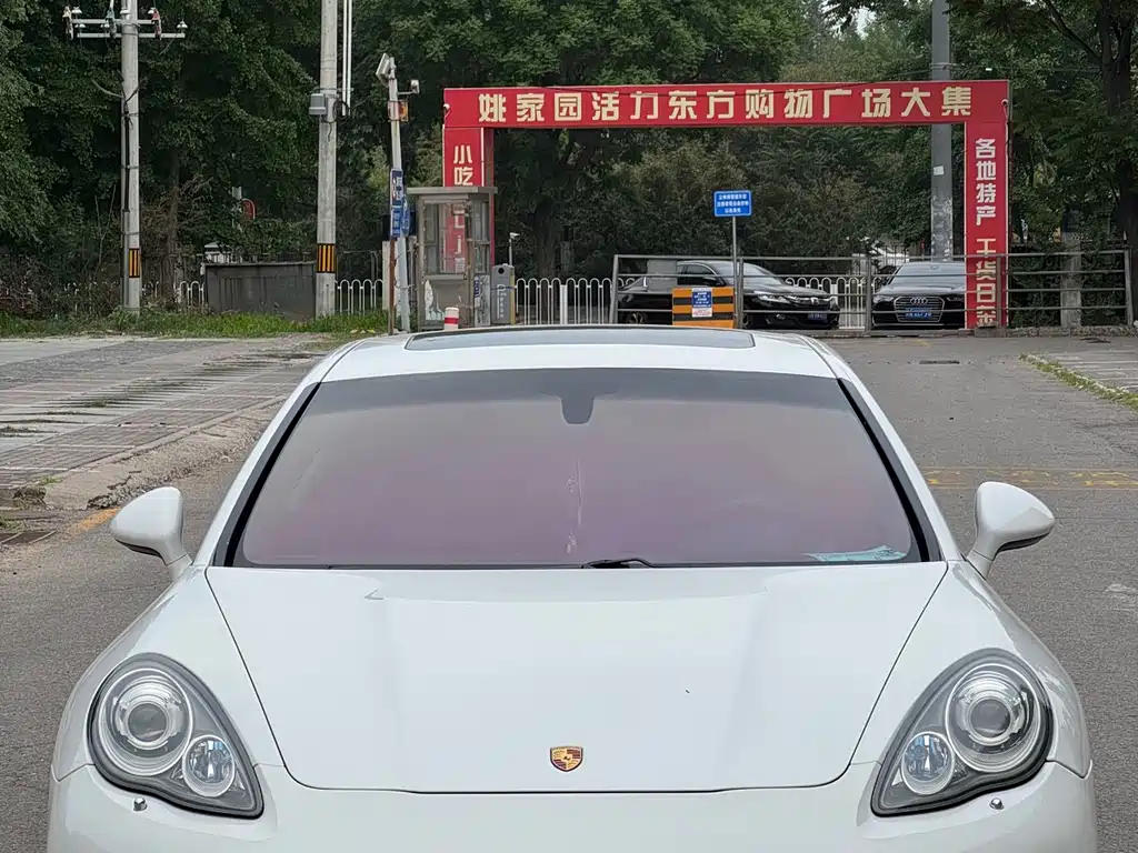 Porsche Panamera 2013 Panamera 4 Platinum Edition 3.6L