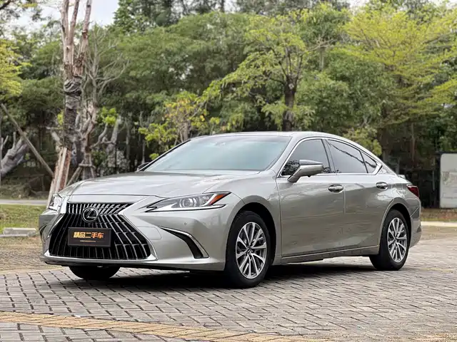 LEXUS ES 2023