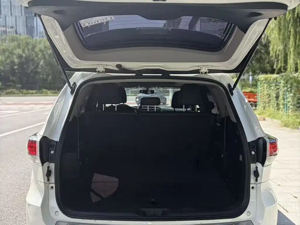 Toyota Highlander — миниатюра 21