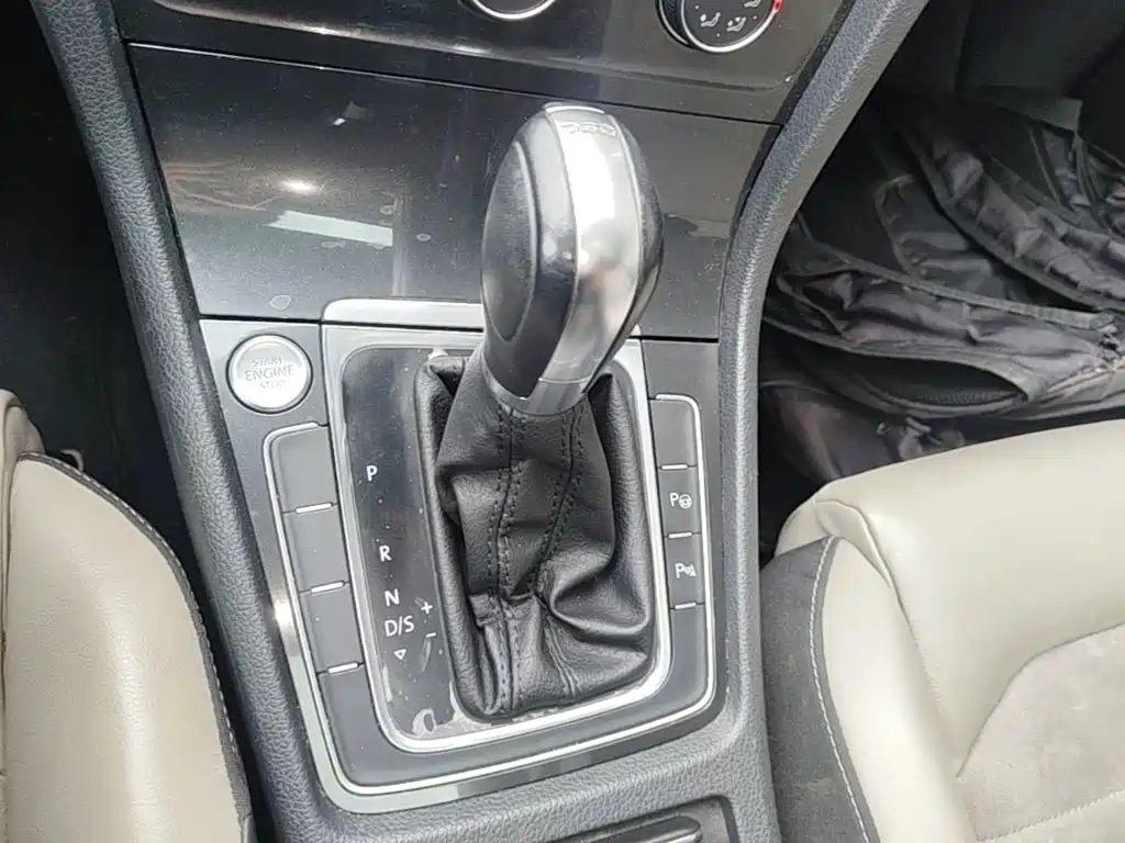 Volkswagen Golf — миниатюра 14