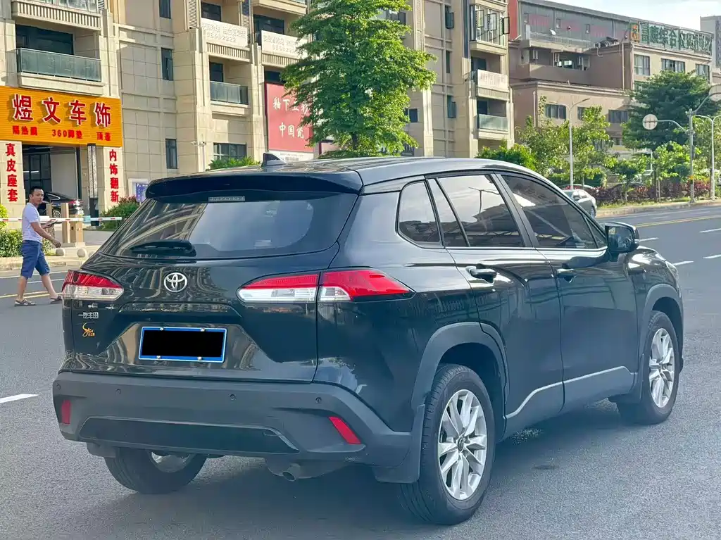 Toyota Corolla Cross — миниатюра 9