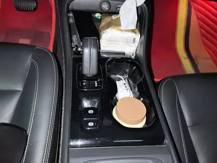 Volvo XC40 — миниатюра 16