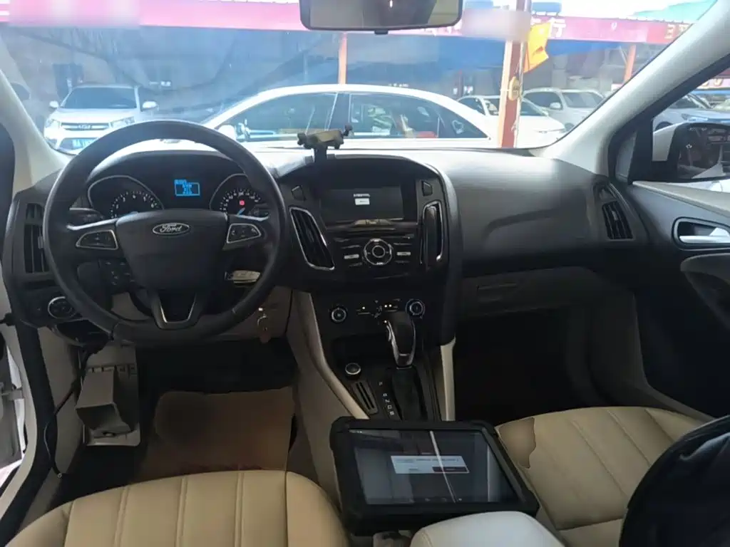 Ford Focus — миниатюра 10
