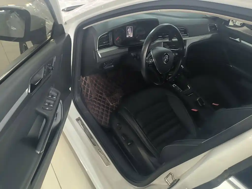 Volkswagen Lamando — миниатюра 16