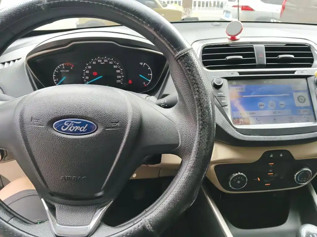 Ford Escort — миниатюра 10