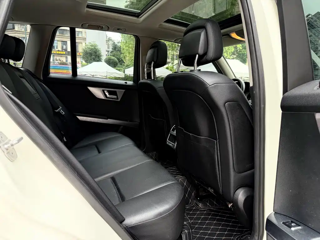 Mercedes-Benz GLK-Class (Import) — миниатюра 11