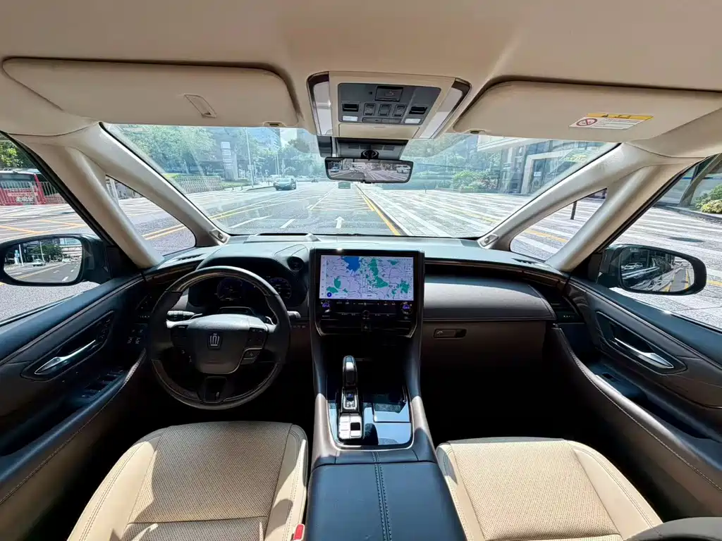 Toyota Vellfire — миниатюра 6