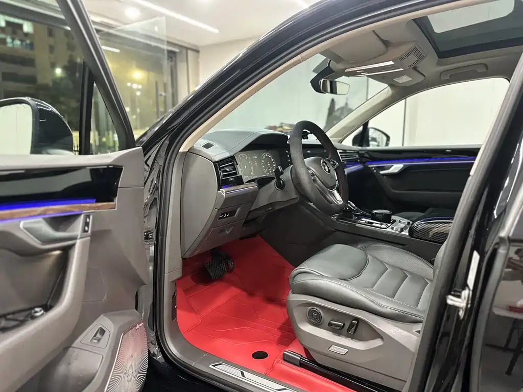 Volkswagen Touareg — миниатюра 7