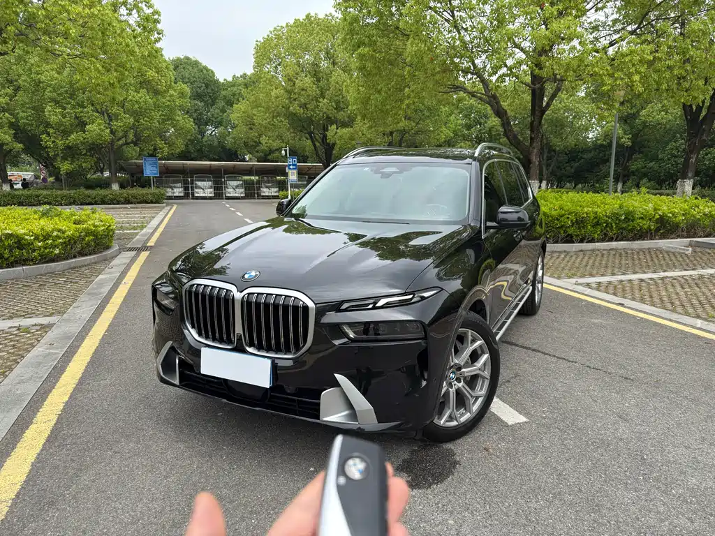 BMW X7 2023 xDrive40i Lead Luxury