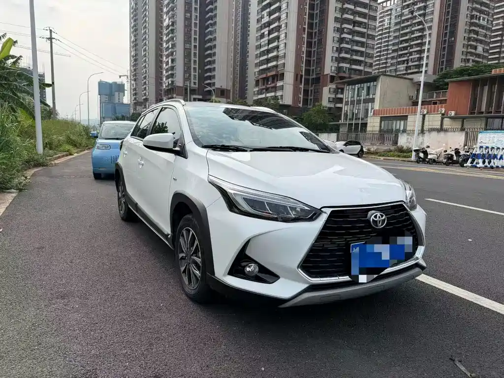 Toyota Yaris L — миниатюра 3