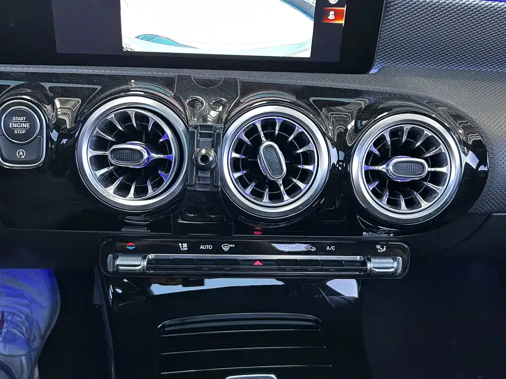 Mercedes-Benz A-Class — миниатюра 13