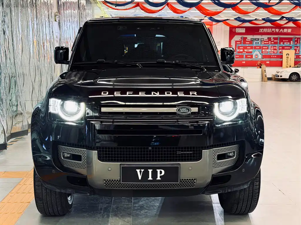 LAND ROVER DEFENDER