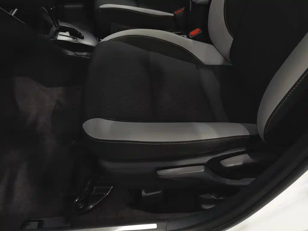 Toyota Yaris L — миниатюра 20