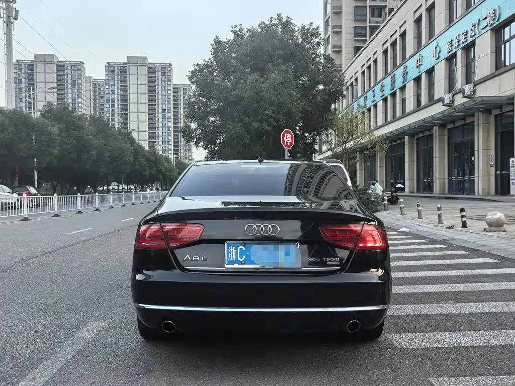 Audi A8 — миниатюра 5