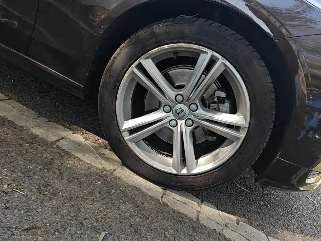 Volvo S90 — миниатюра 8