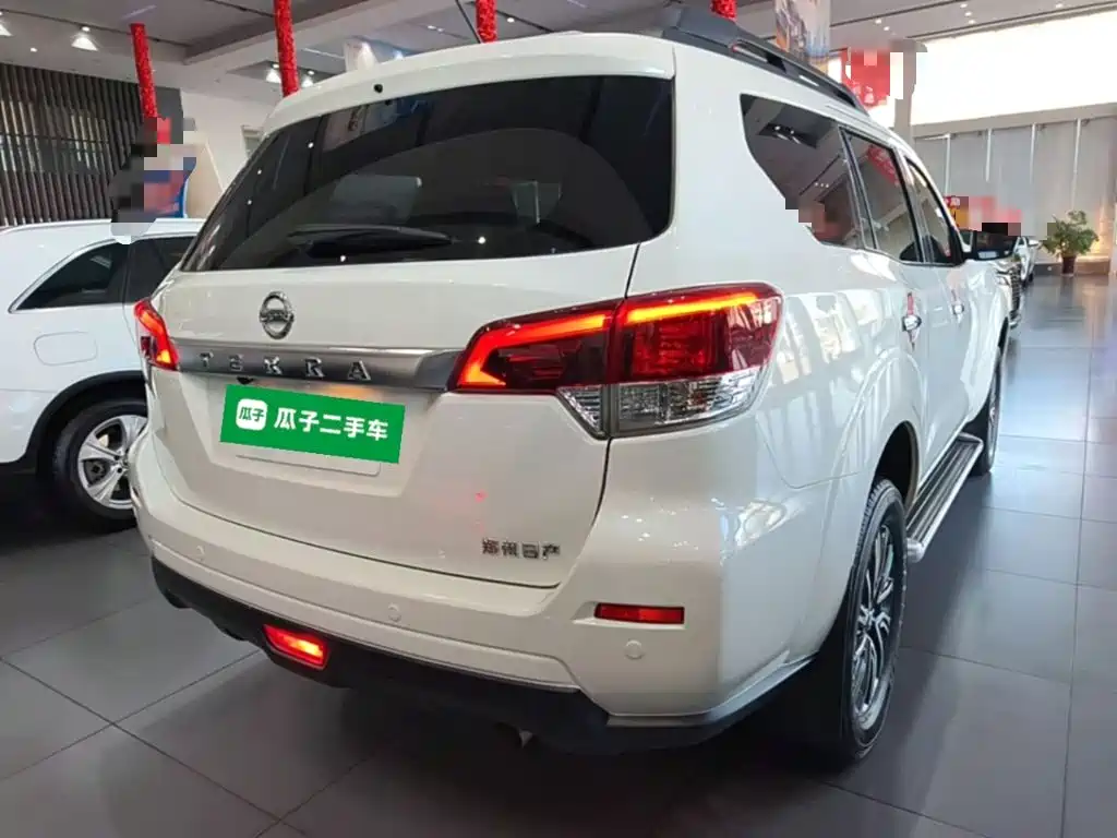 Nissan Terra — миниатюра 7