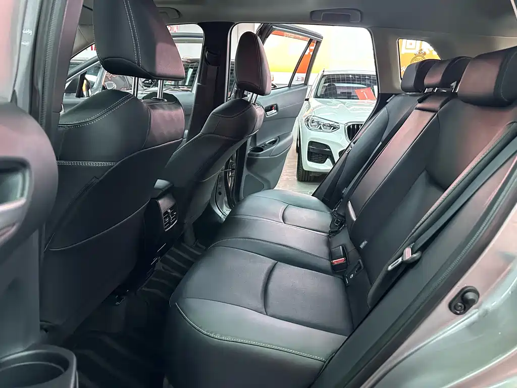 Toyota Corolla Cross — миниатюра 10