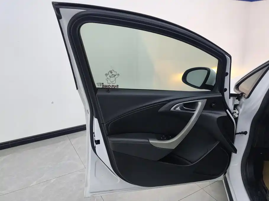 Buick Excelle — миниатюра 7
