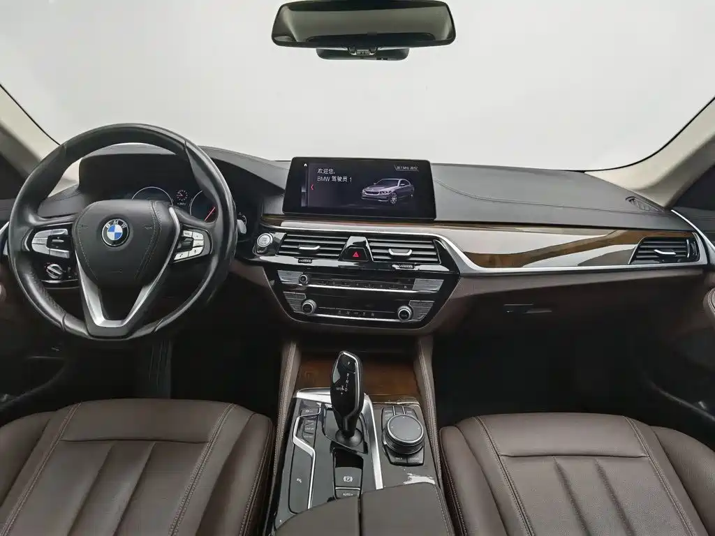 BMW 5 Series — миниатюра 5