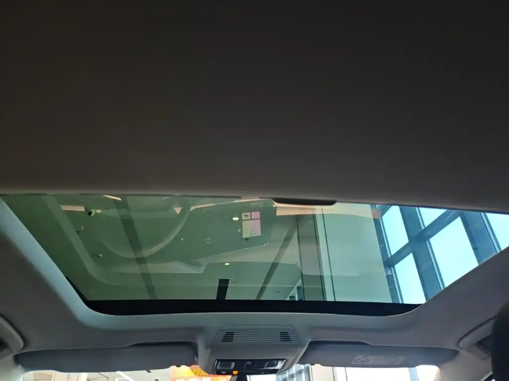 Volkswagen Golf — миниатюра 18