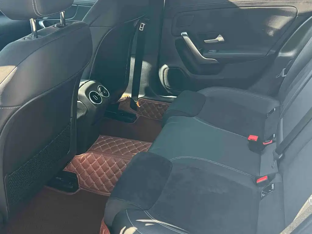 Mercedes-Benz A-Class — миниатюра 8