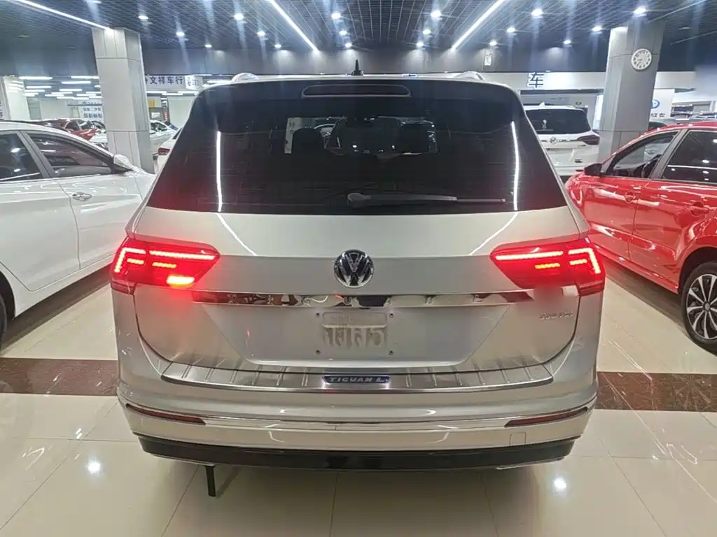 Volkswagen Tiguan L — миниатюра 6
