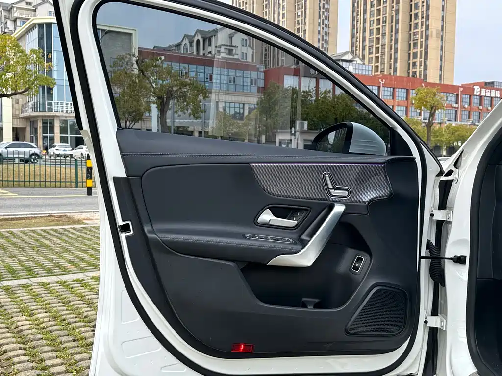 MERCEDES-BENZ A CLASS