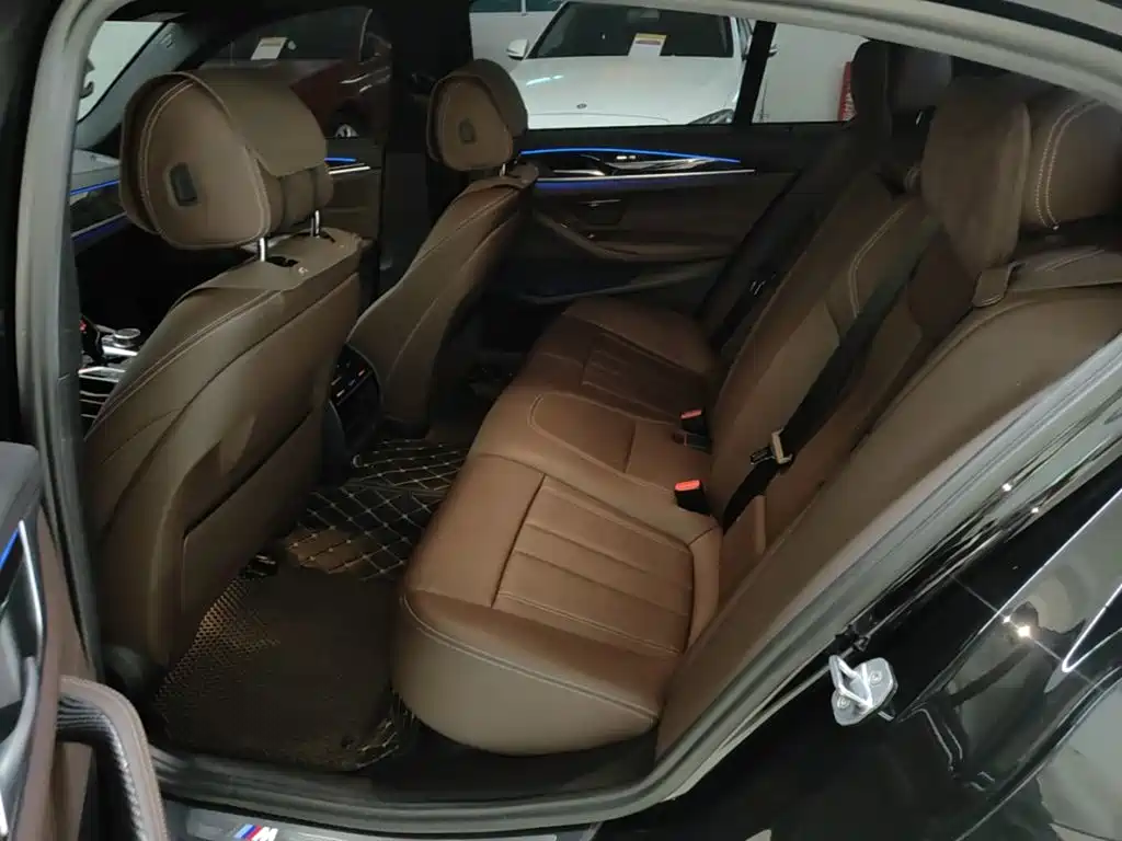BMW 5 Series — миниатюра 17