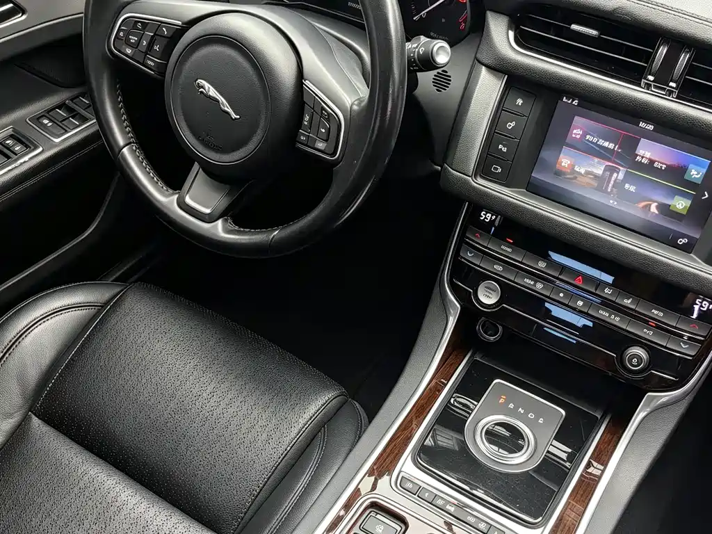 Jaguar XF — миниатюра 13