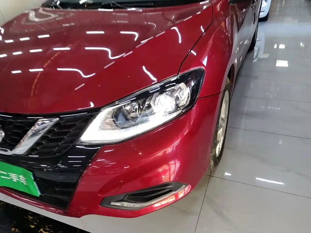 Nissan Tiida — миниатюра 24