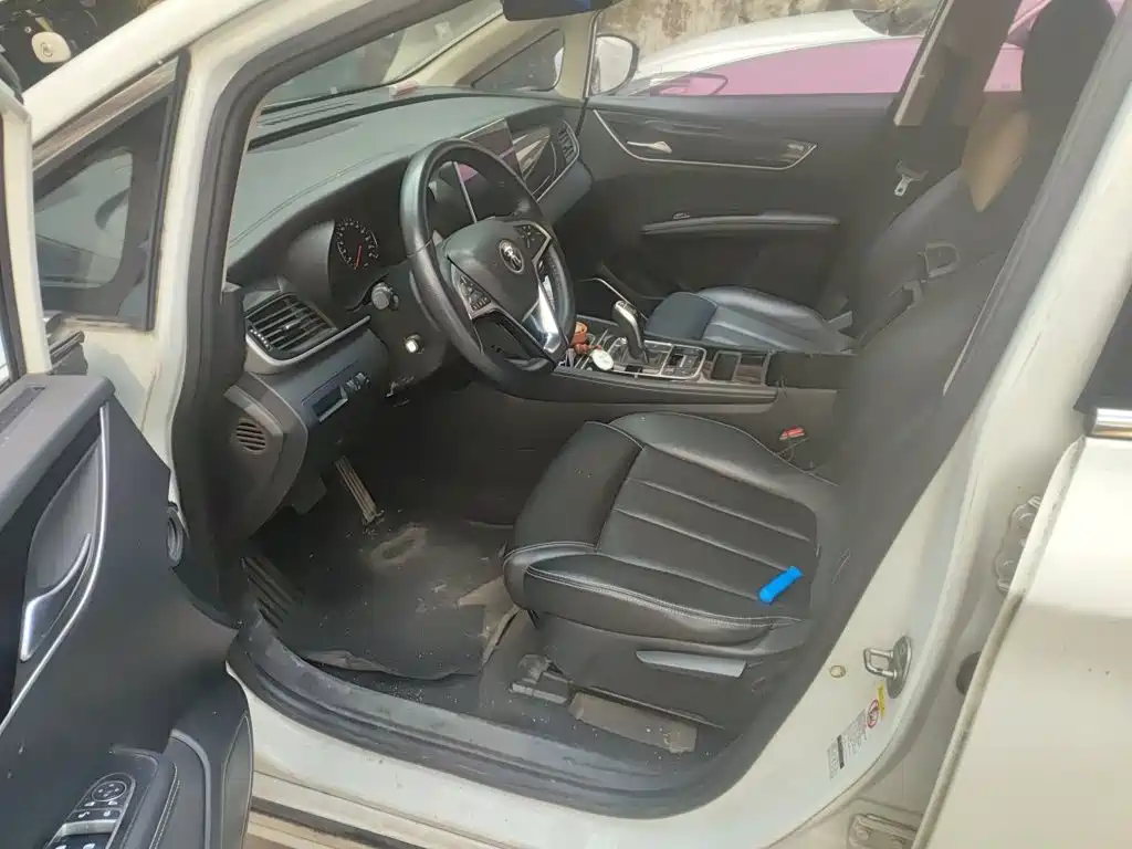 BYD MAX — миниатюра 12