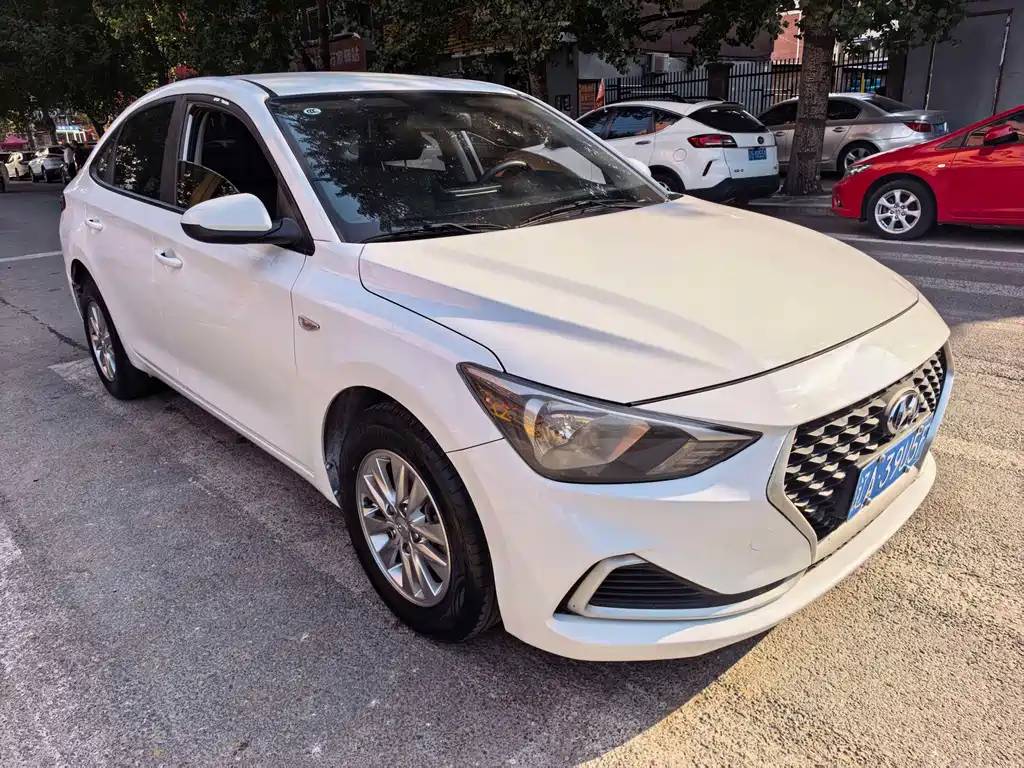 Hyundai Elantra — миниатюра 3
