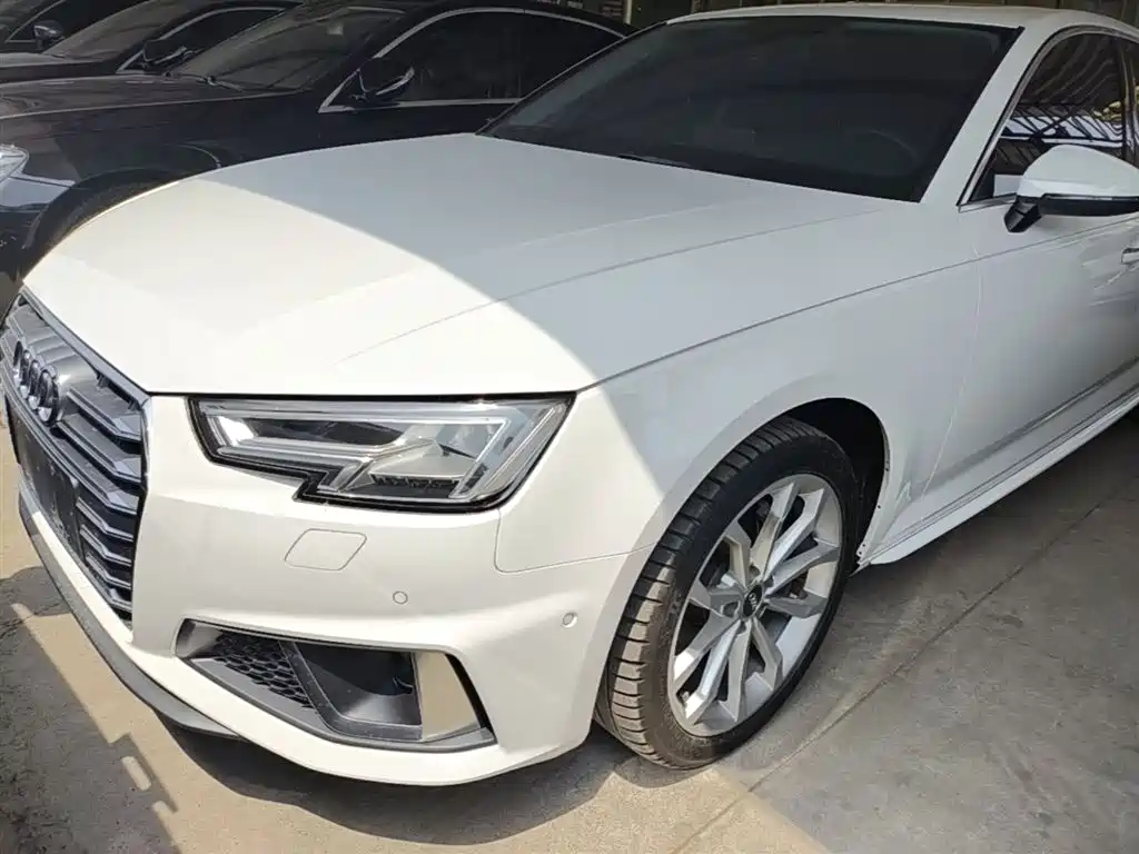 Audi A4L 2020