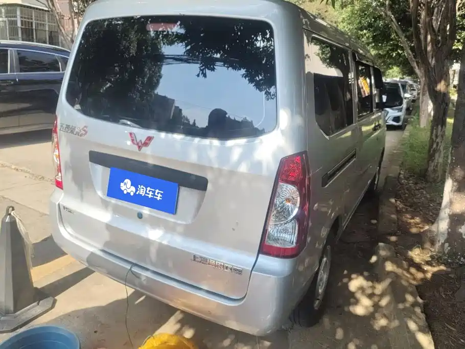 Wuling Rongguang S — миниатюра 3