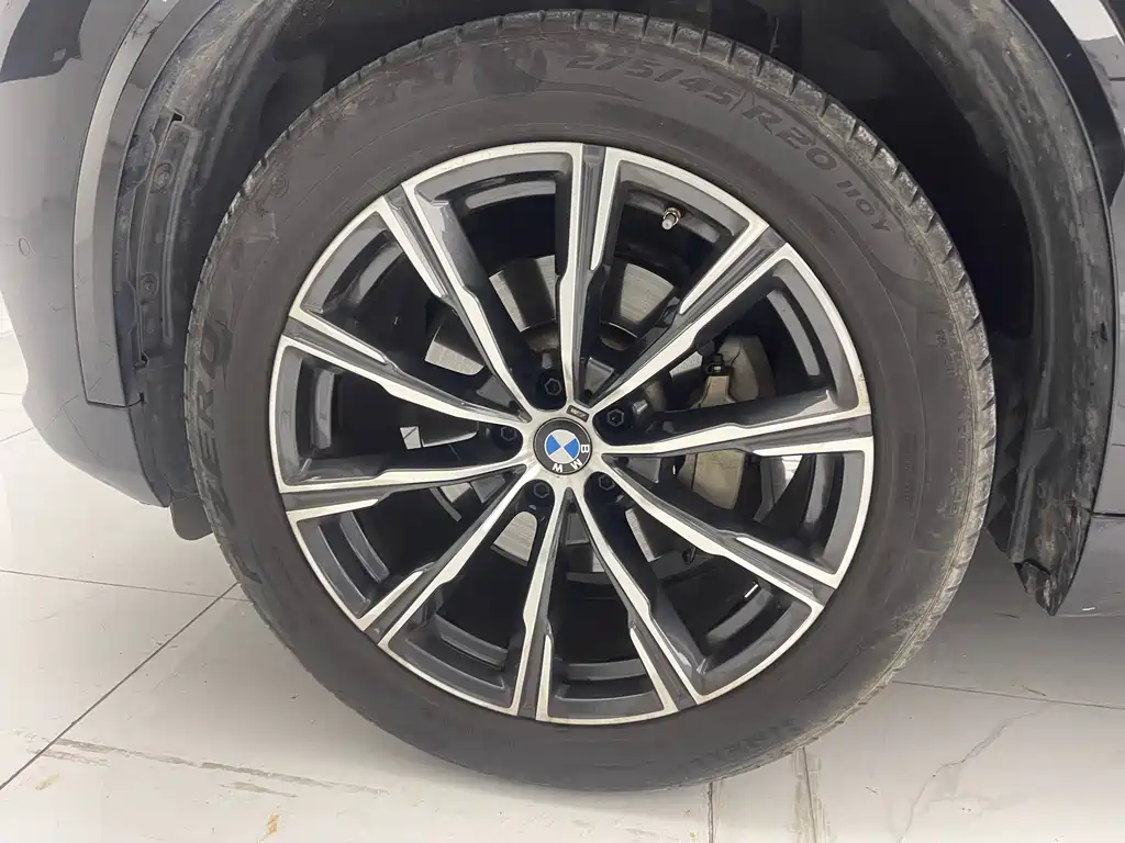 BMW X5 2022 xDrive 30Li Premium M Sport