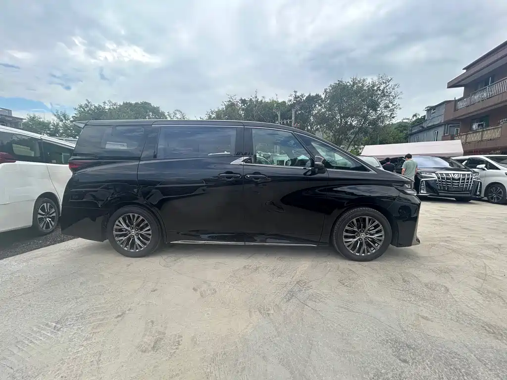 Toyota Vellfire — миниатюра 5