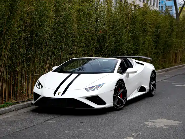 LAMBORGHINI HURACÁN
