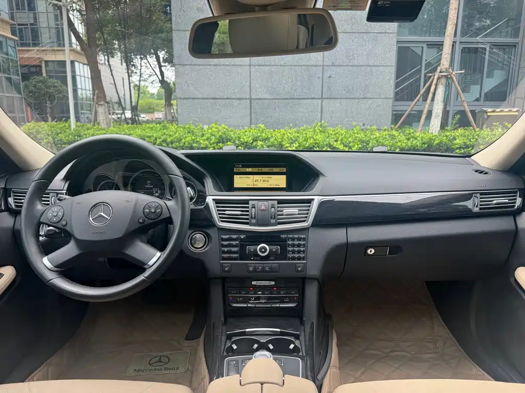 Mercedes-Benz E-Class — миниатюра 18