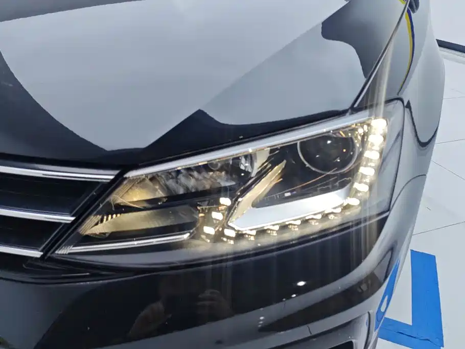 Volkswagen Sagitar — миниатюра 5