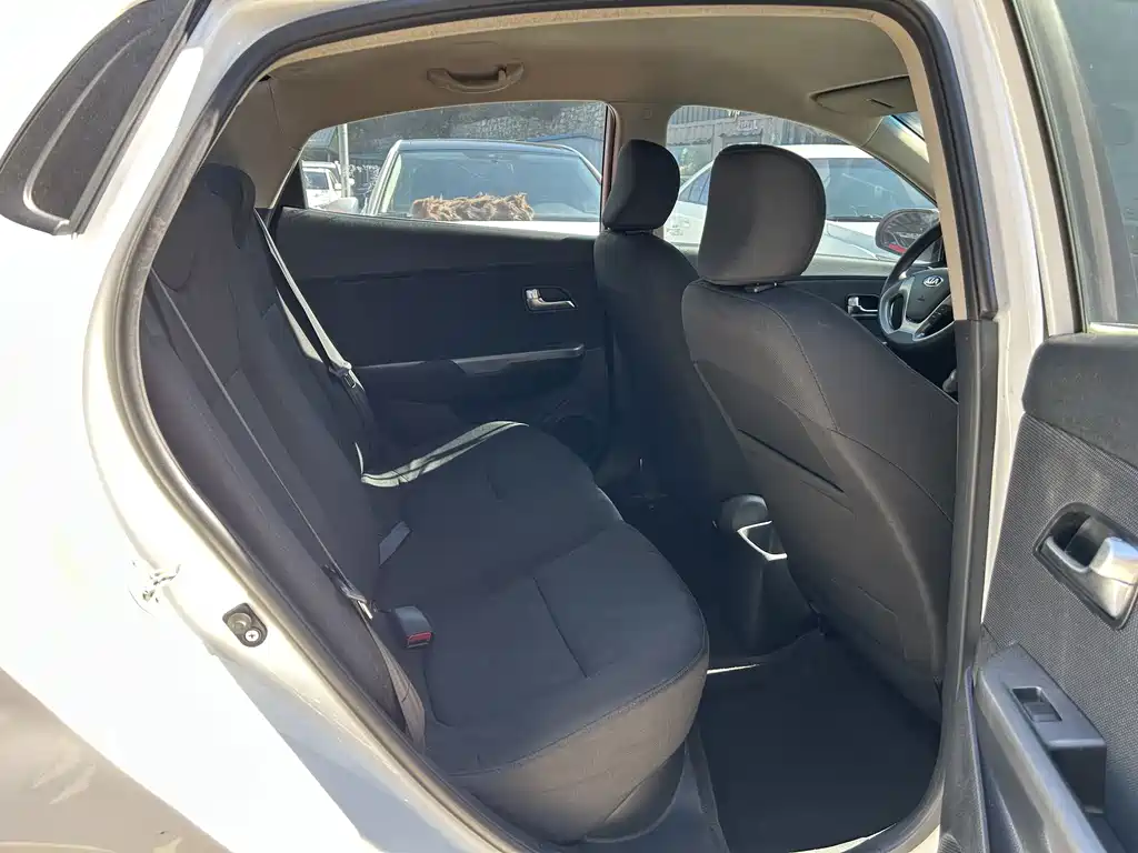 Kia K2 — миниатюра 5