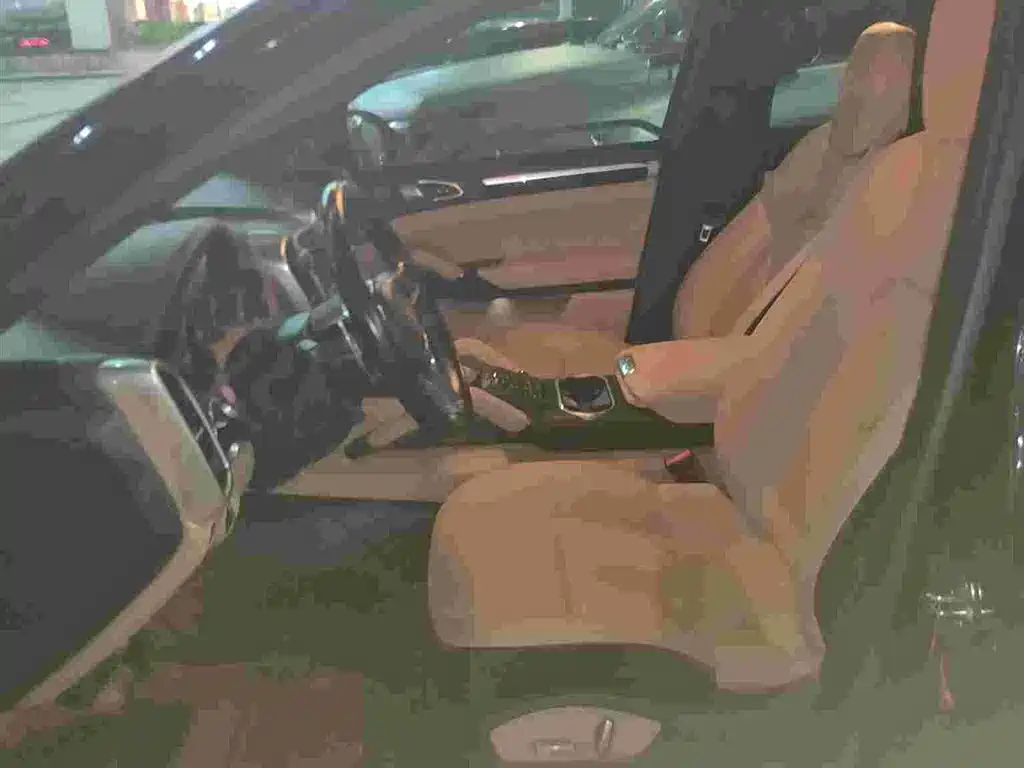 Porsche Cayenne — миниатюра 8