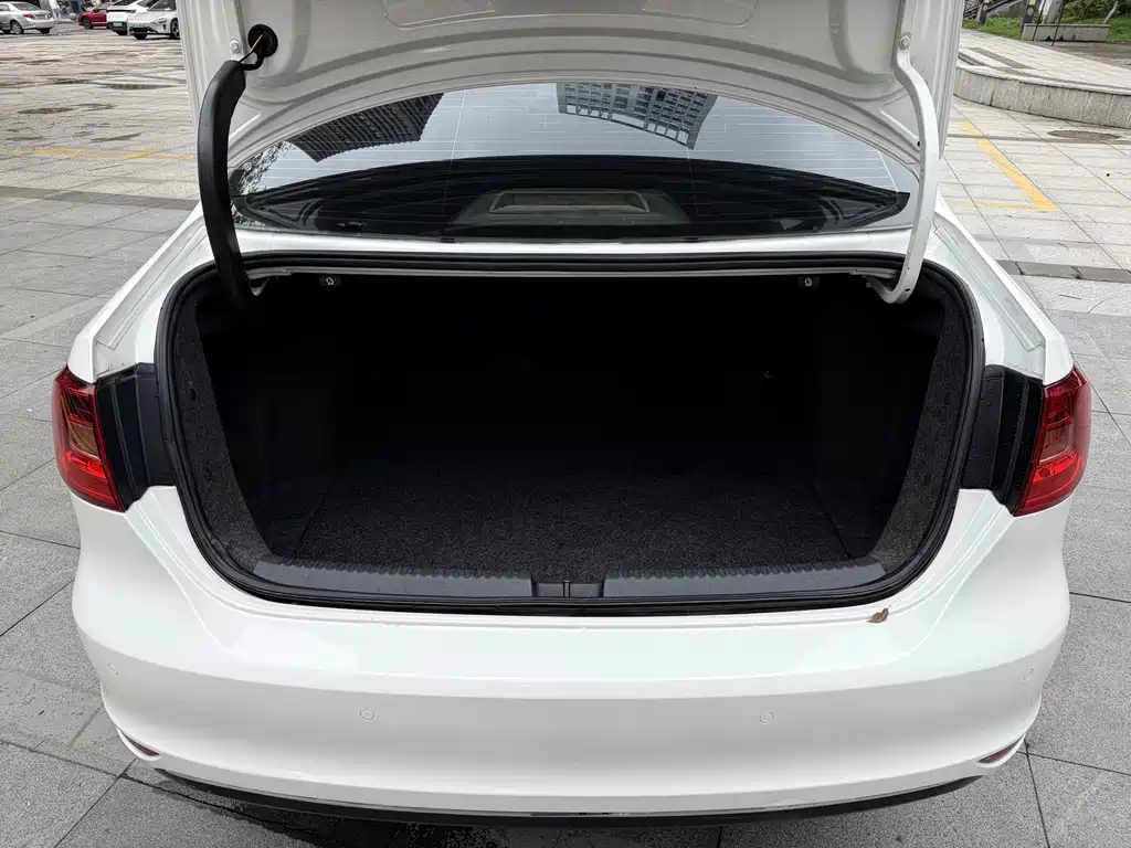 Volkswagen Sagitar — миниатюра 12