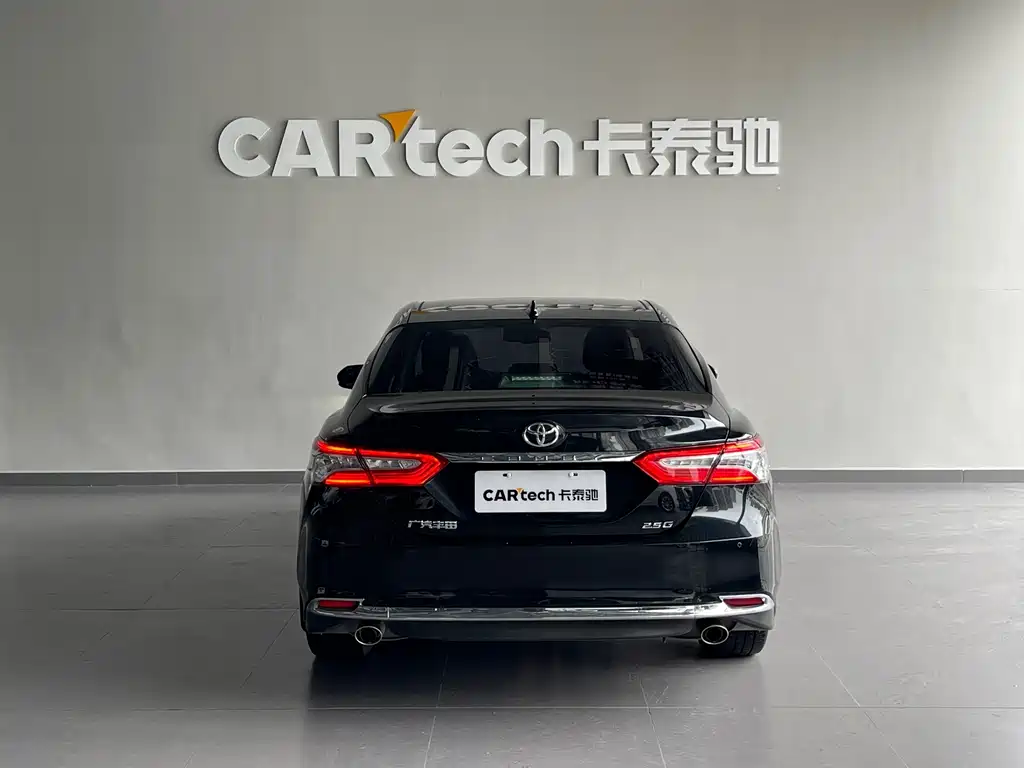 Toyota Camry — миниатюра 5