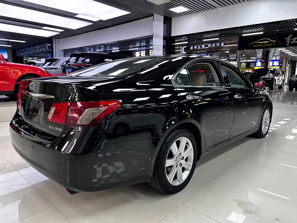 Lexus ES — миниатюра 7