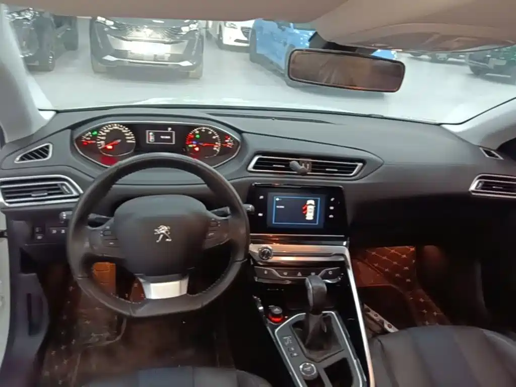 Peugeot 308 — миниатюра 10