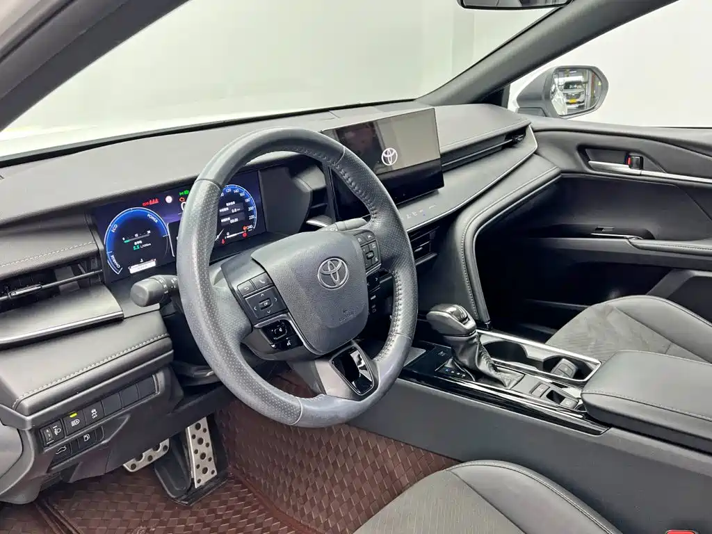 Toyota Camry — миниатюра 14