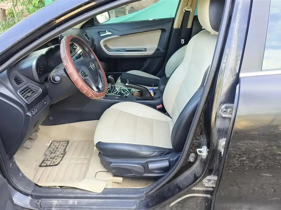 Haima Familia 2014 M5 1.6L MT Comfort