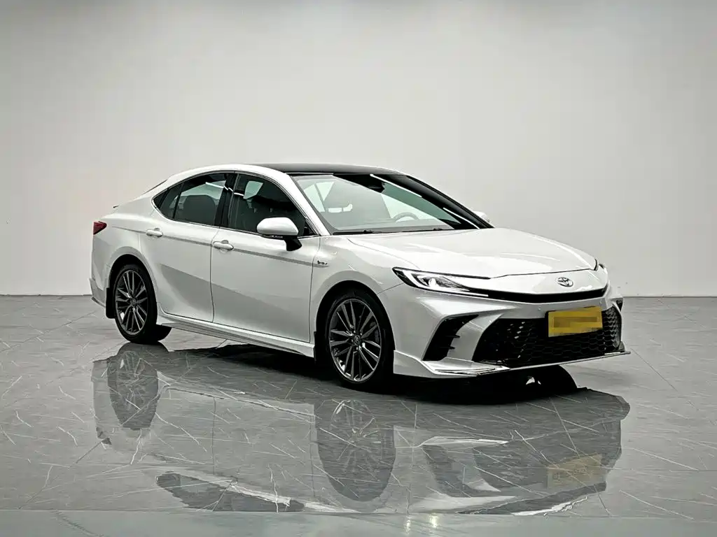 Toyota Camry — миниатюра 7